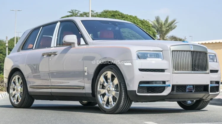 Rolls Royce Cullinan Silver Badge | 2024
