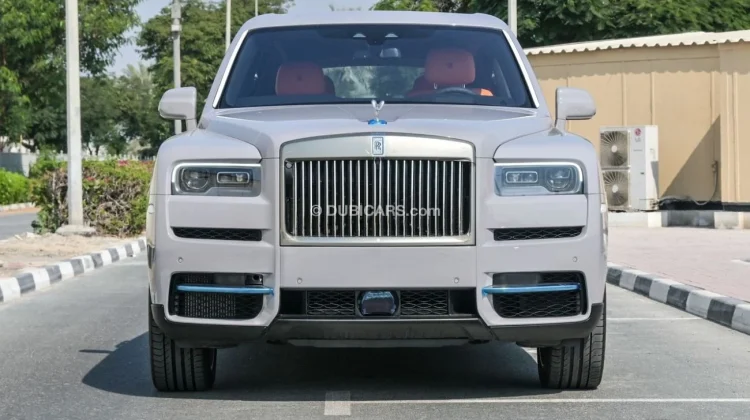 Rolls Royce Cullinan Silver Badge | 2024